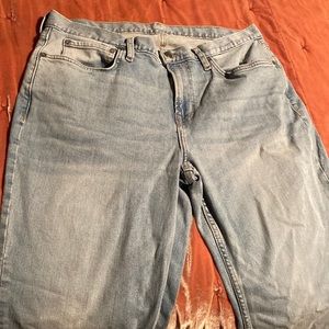 Old navy light wash jeans 34x32 great barely used